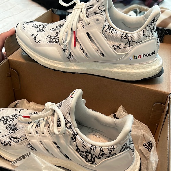 Disney Goofy adidas ultraboost men 6.5/women 8 - Picture 1 of 5